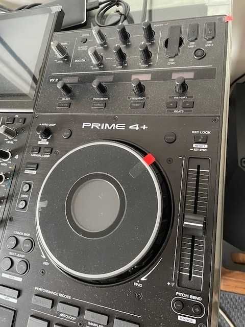 Oportunidade –  Denon Prime 4Plus + DeckSaver + Mala de transporte.