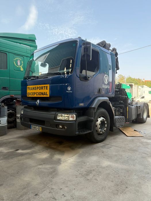 Vendo Camião Grua Renault com Hiab 260