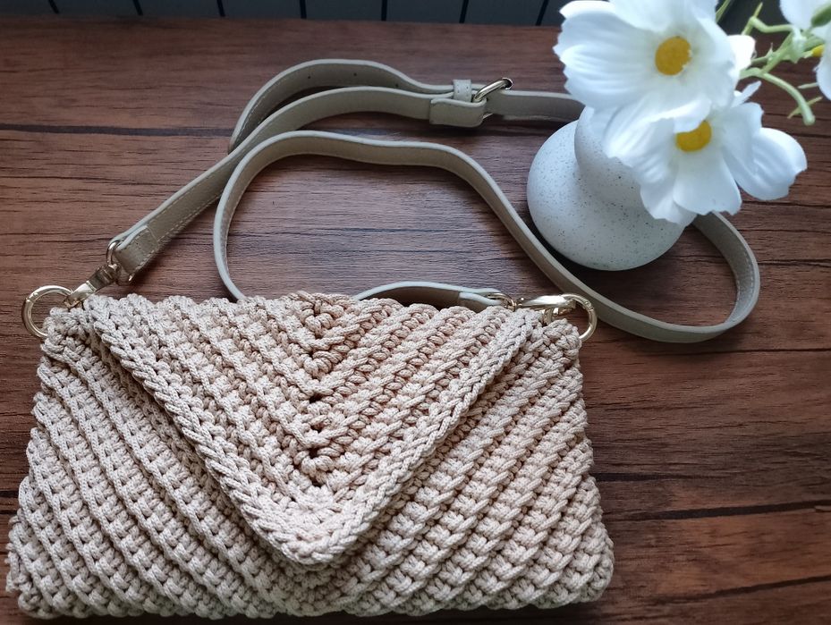 Nowa torebka robiona na szydełku