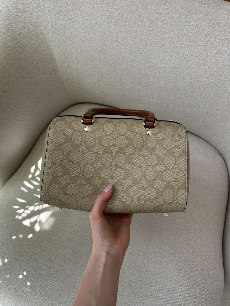 Сумка Coach Rowan Satchel In Signature Canvas бежева/руда