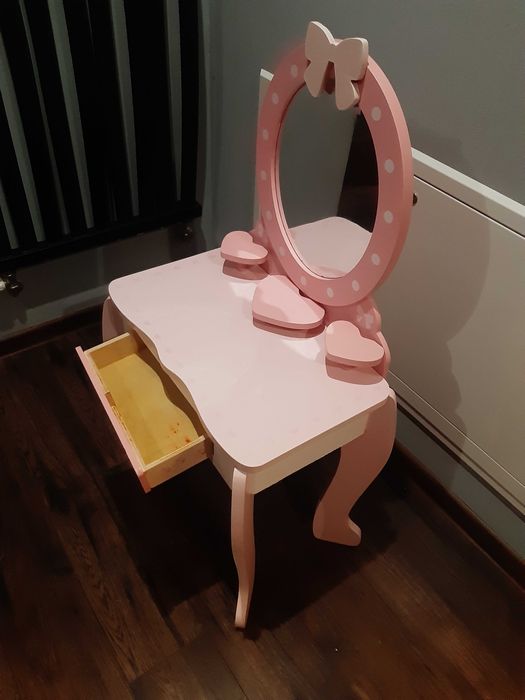 Toaletka dla dziewczynki drewniana