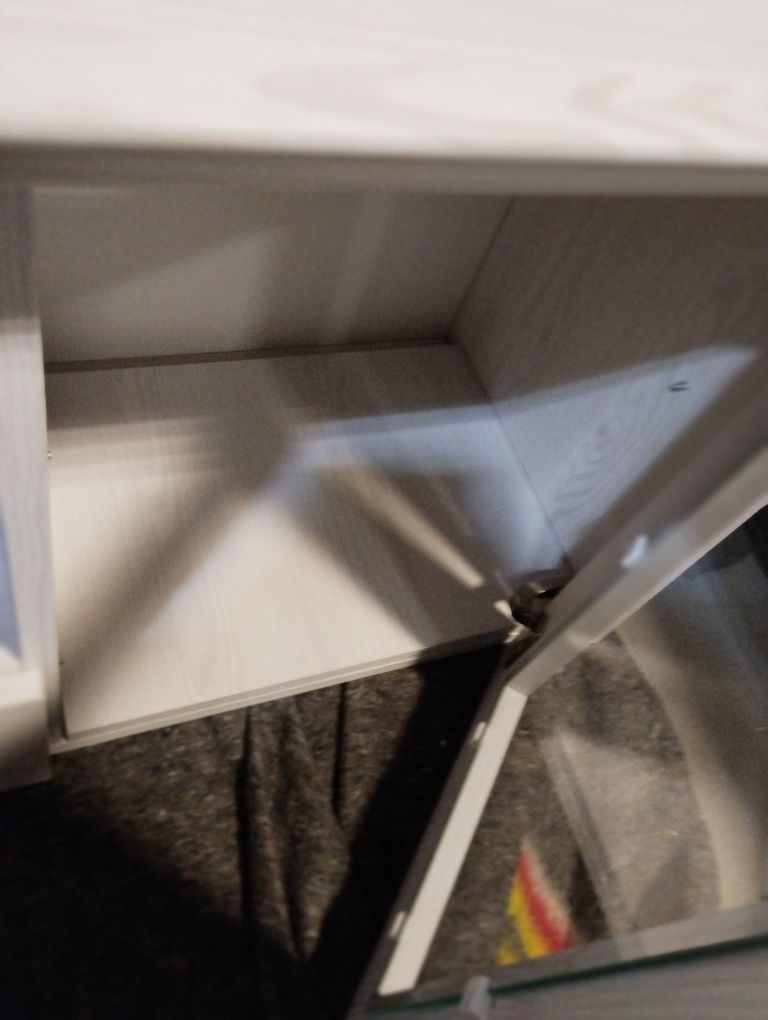 Meble białe pod tv