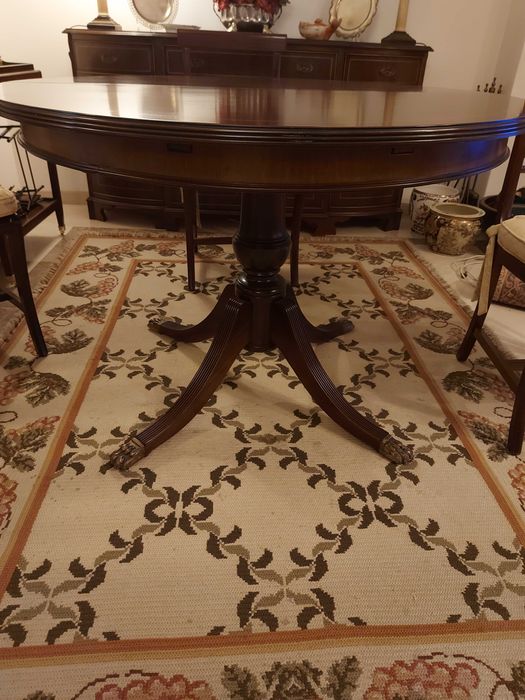 Mesa de jantar extensível e 4 cadeiras