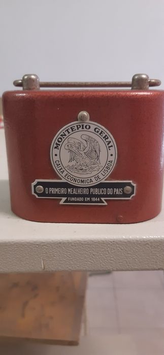 Mealheiro metálico Montepio