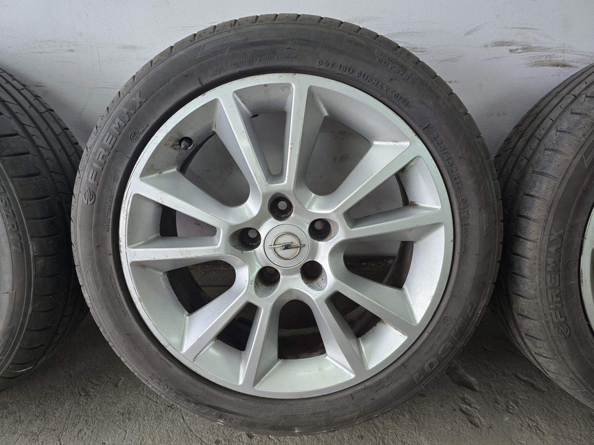 Koła AluFelgi Opel 5x110 17 ' cali 225/45 R17 Astra Zafira BORBET