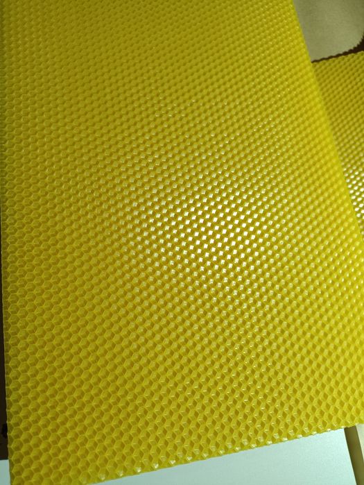 Przerób wosku na węzę, węza pszczela