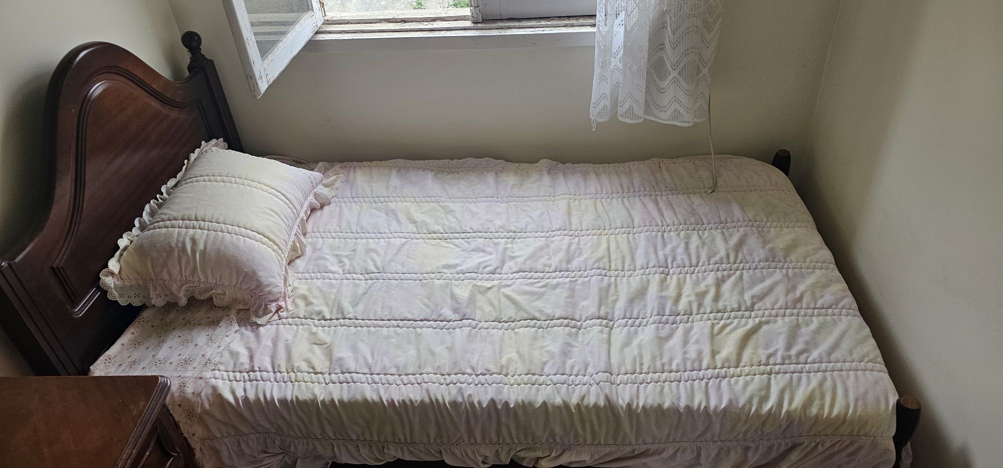 Cama com colchao