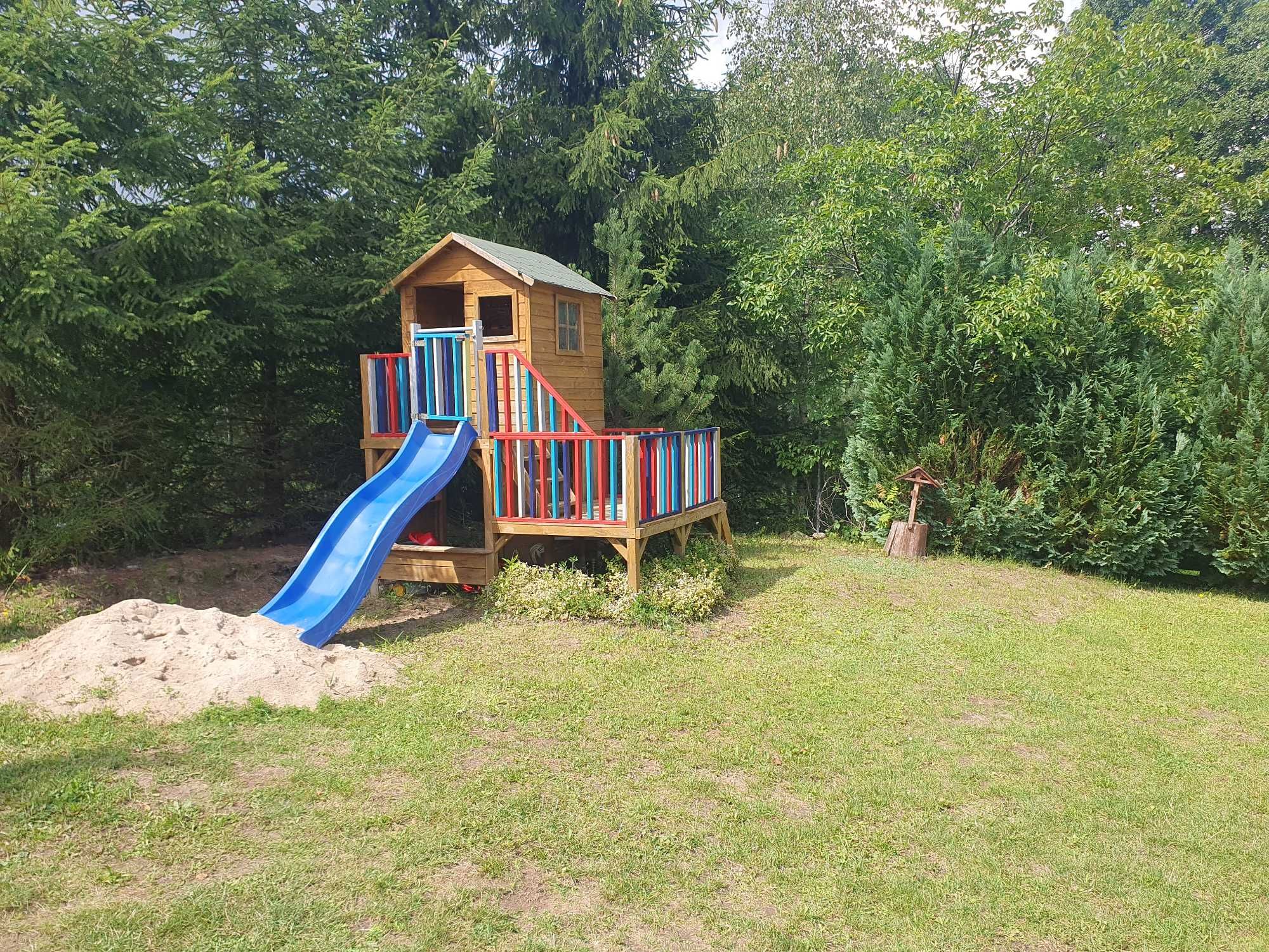 Domek nad jeziorem