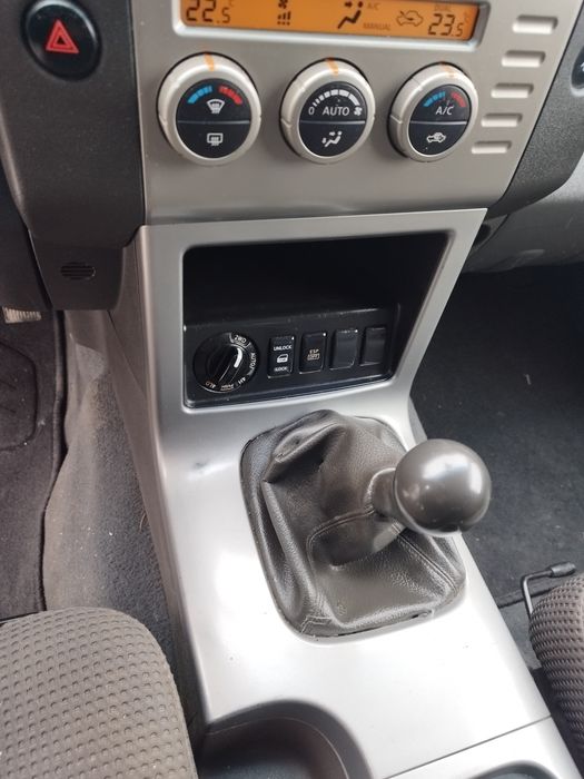 NISSAN PATHFINDER  4x4 7 osobowy 3000kg hak mozl.zamiana.