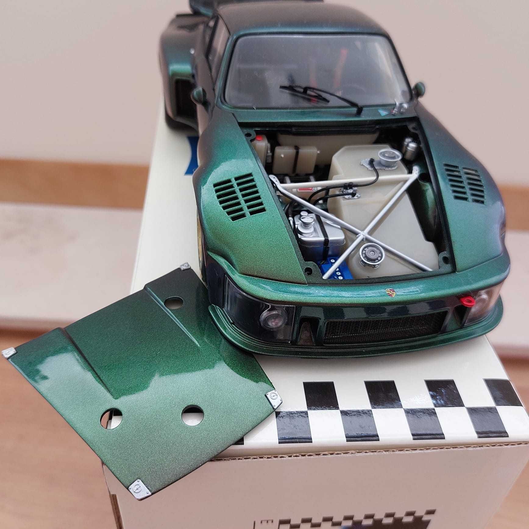 Miniatura Porsche 935 Turbo Standox Avus Galaxy Green 1976 EXOTO 1:18