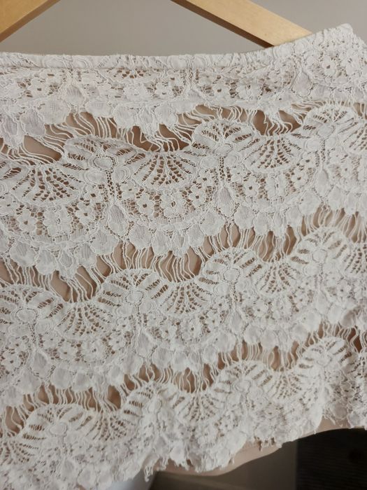 Biała, koronkowa spódniczka mini | rozmiar M Forever 21