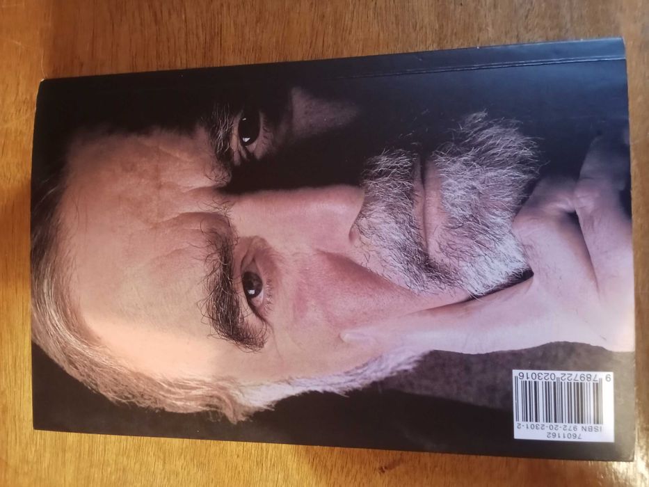 Livro de Manuel Alegre "Cão como nós"