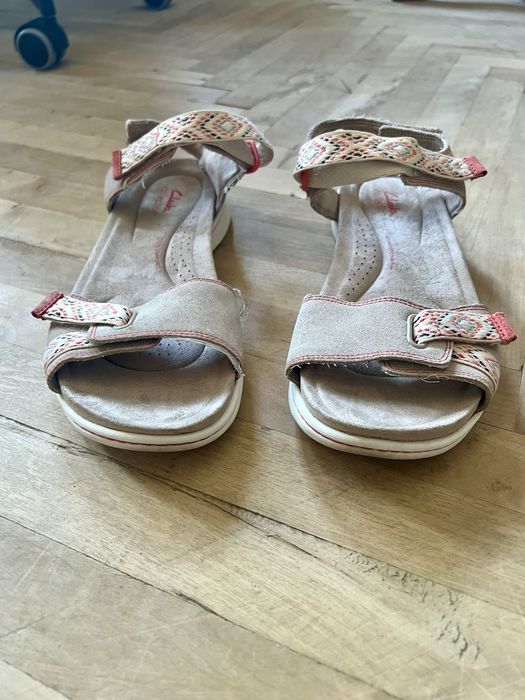 Clarks фірмові сандалі