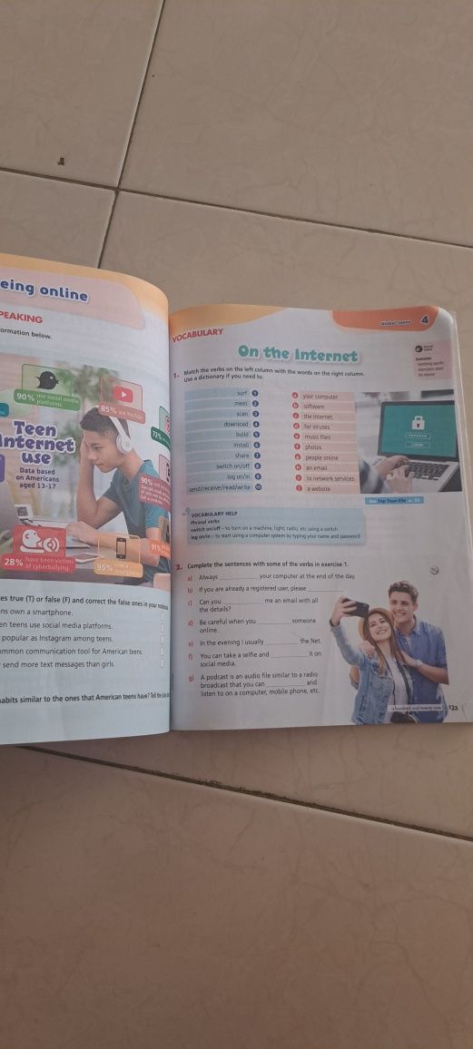Livro Manual de Inglês top teen 8 ano usado