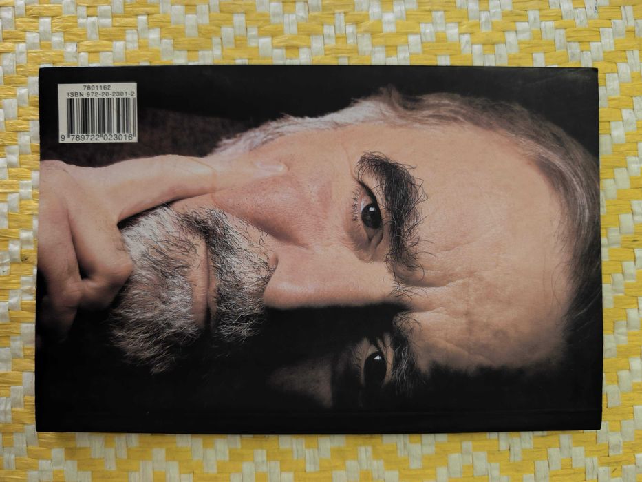 CÃO COMO NÓS
de Manuel Alegre