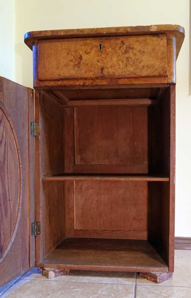 Szafka nocna (art deco?)