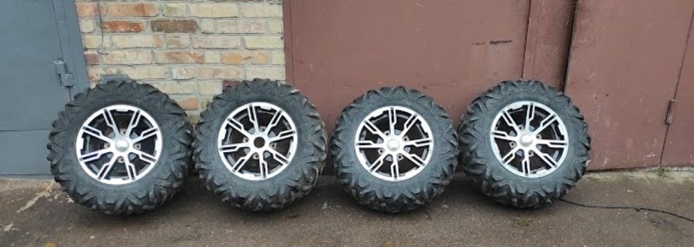 Продам комплект резини на квадроцикл або баггі разом з дисками на BRP