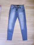 Jeansy slim fit Reserved
