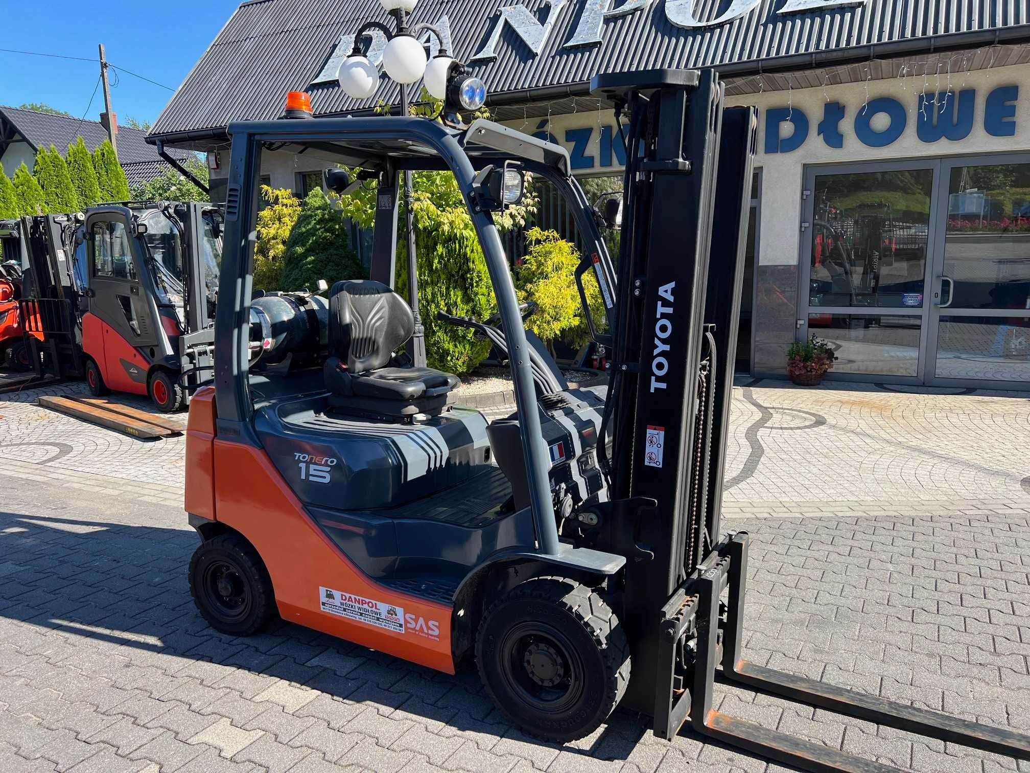 Wózek widłowy TOYOTA 8FGF15 1,5t triplex 4,7m widlak 8FGF15