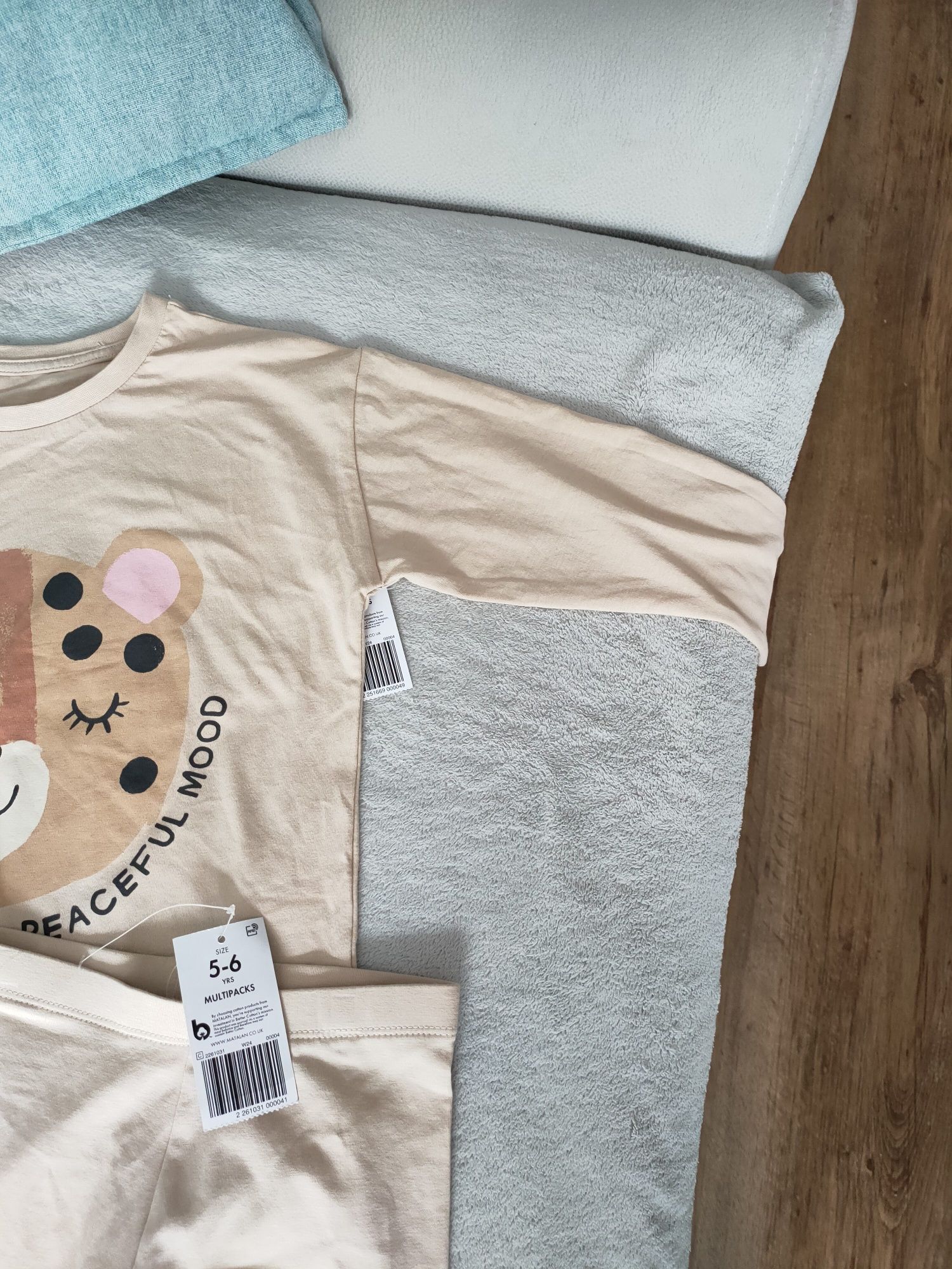 Zestaw dla dziewczynki roz 5/6 Matalan