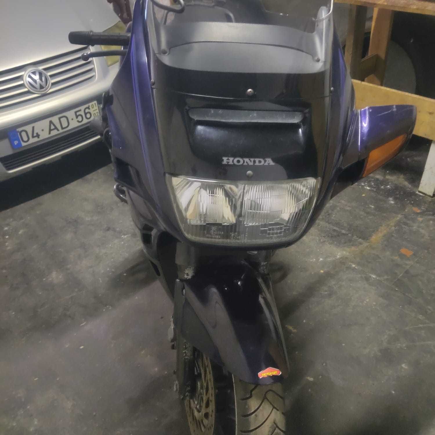 honda st1100 european danificada