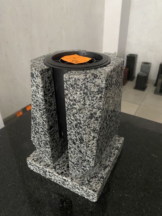 Памятники з граніту