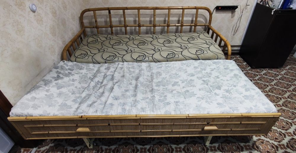 Самовивіз одеська - Диван Ліжко  з бамбука і ротангу розкладне