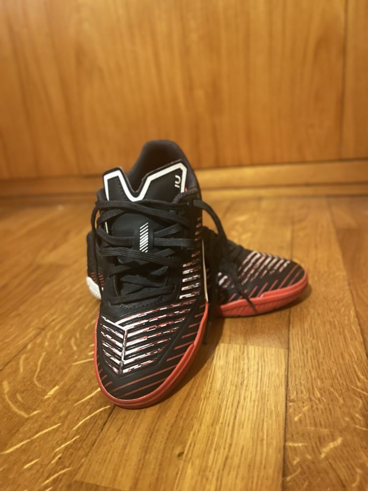 Sapatilhas futsal Kipsta