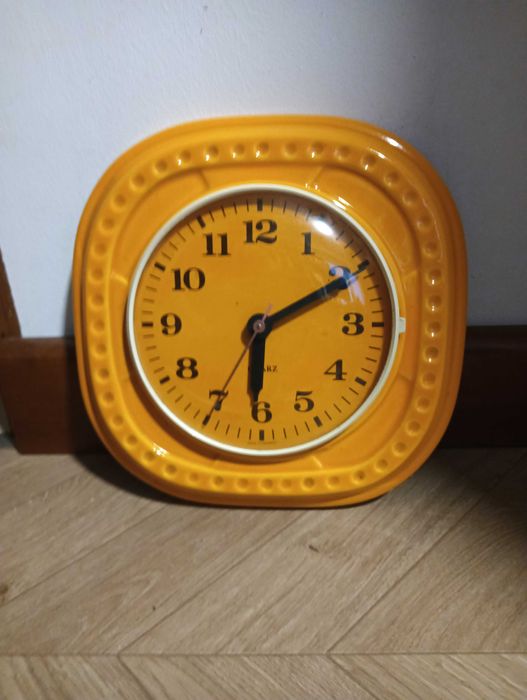 Zegar ceramiczny żółty wiszący