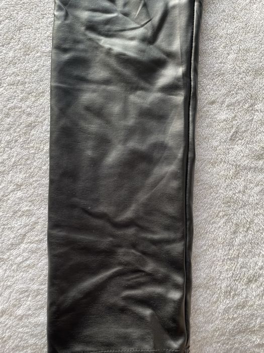 Calça preta da ZARA.