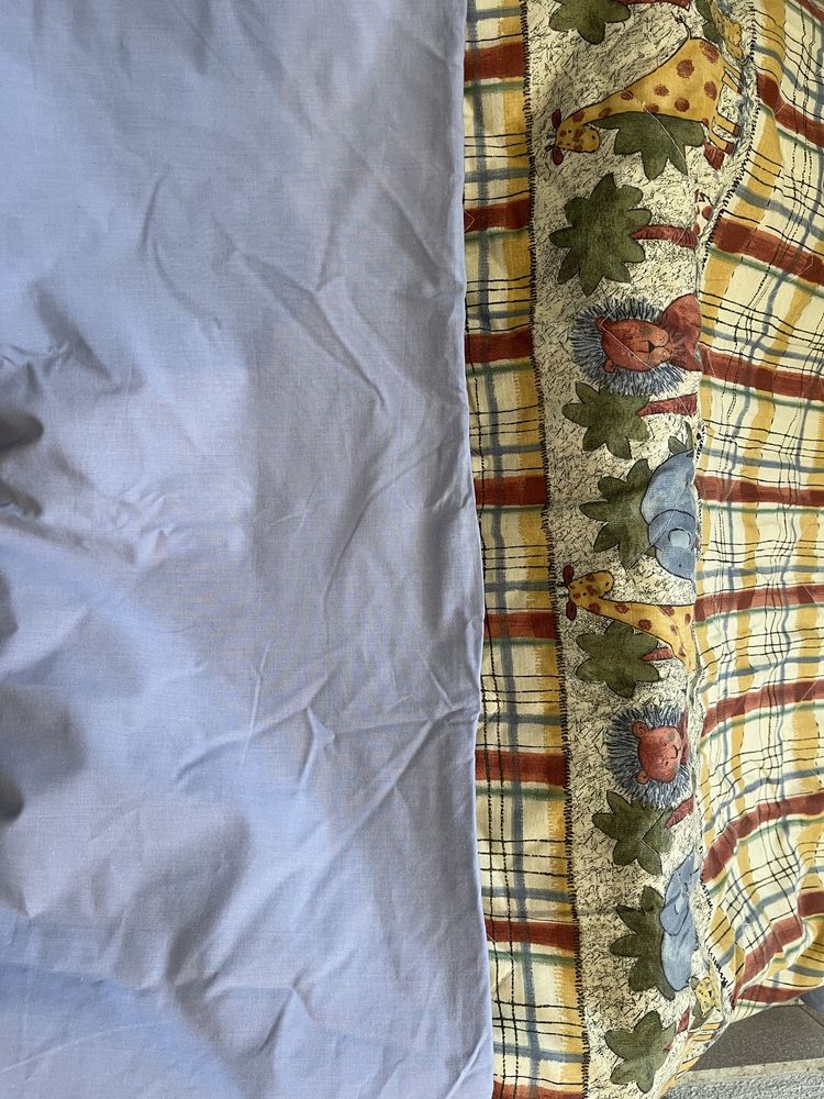 Endredon de cama de bebe com protecao das grades igual