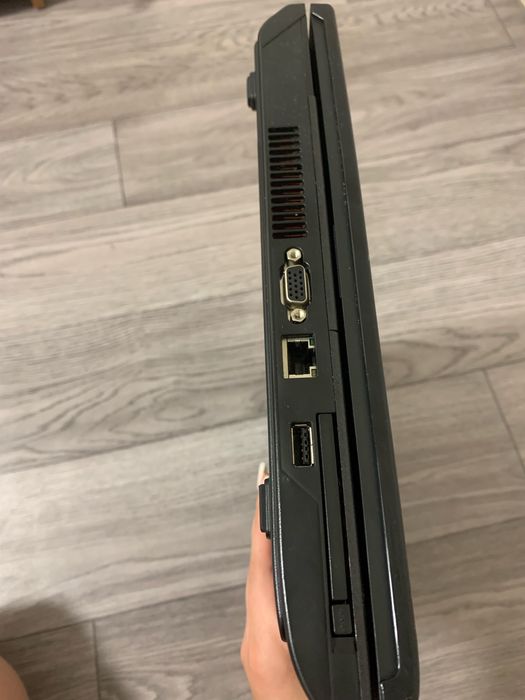 Ноутбук Amilo li3910