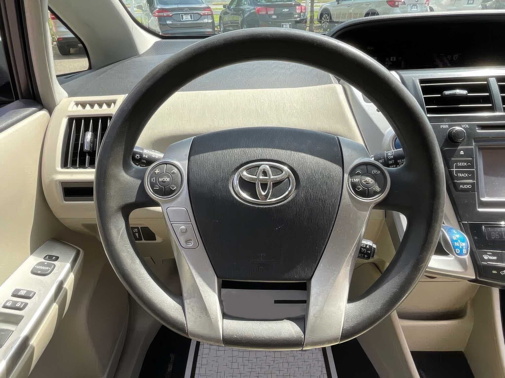 2014 Toyota Prius v Two