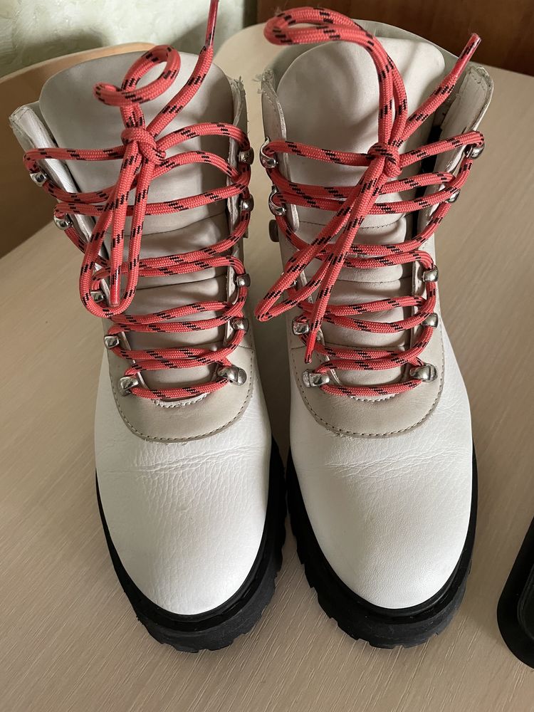 Демісезонні весняні черевики ботинки Zara