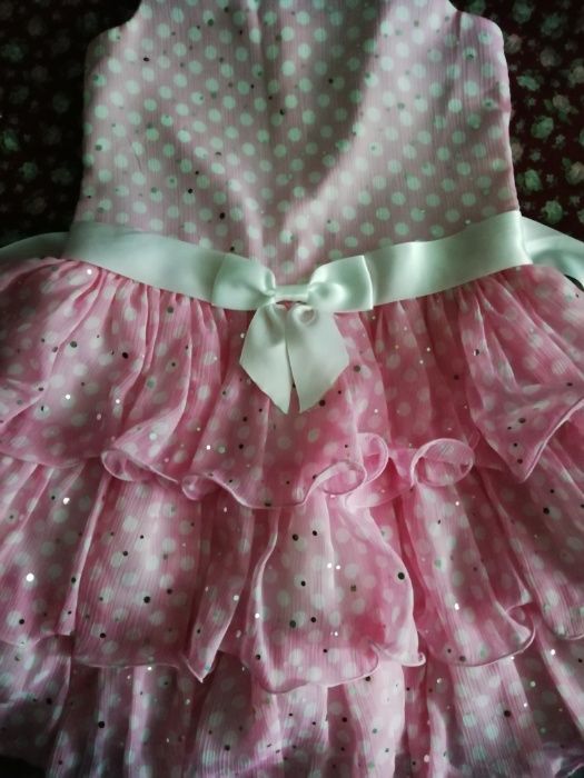 Праздничное розрвое платье на девочку 7-9лет