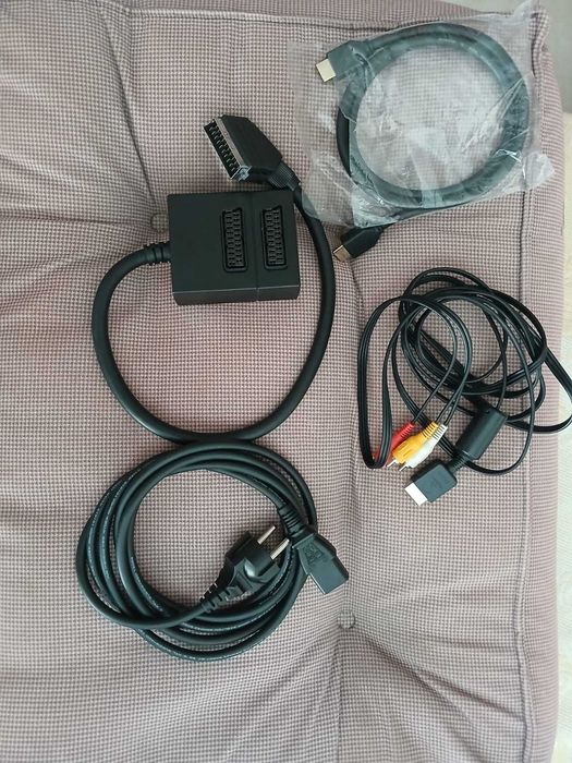 Playstation 3 modelo CECHL04 (p/ peças) + cabos