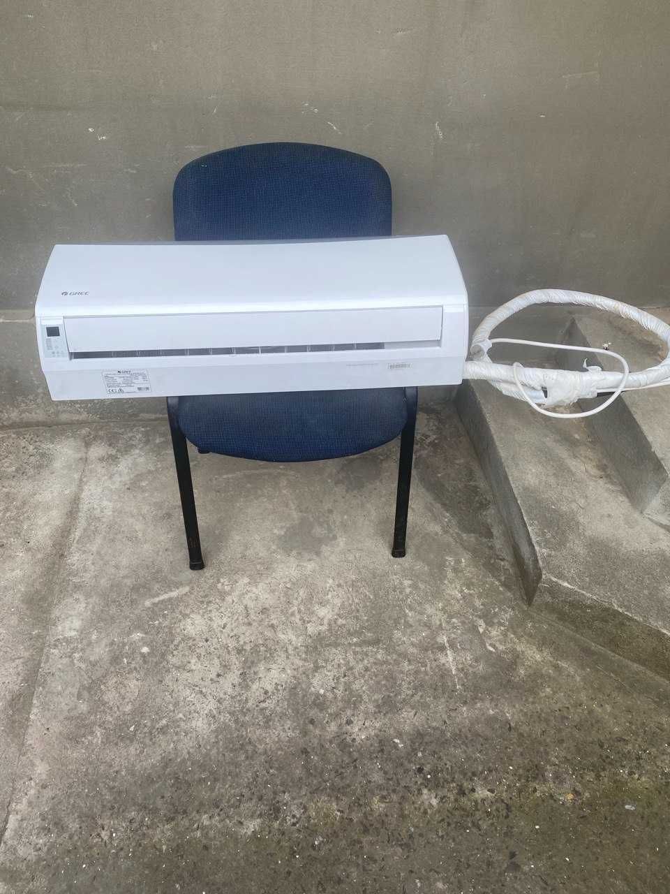 Кондиціонер спліт-система Gree PRAKTIK Pro GWH12QC-K6DNA2F