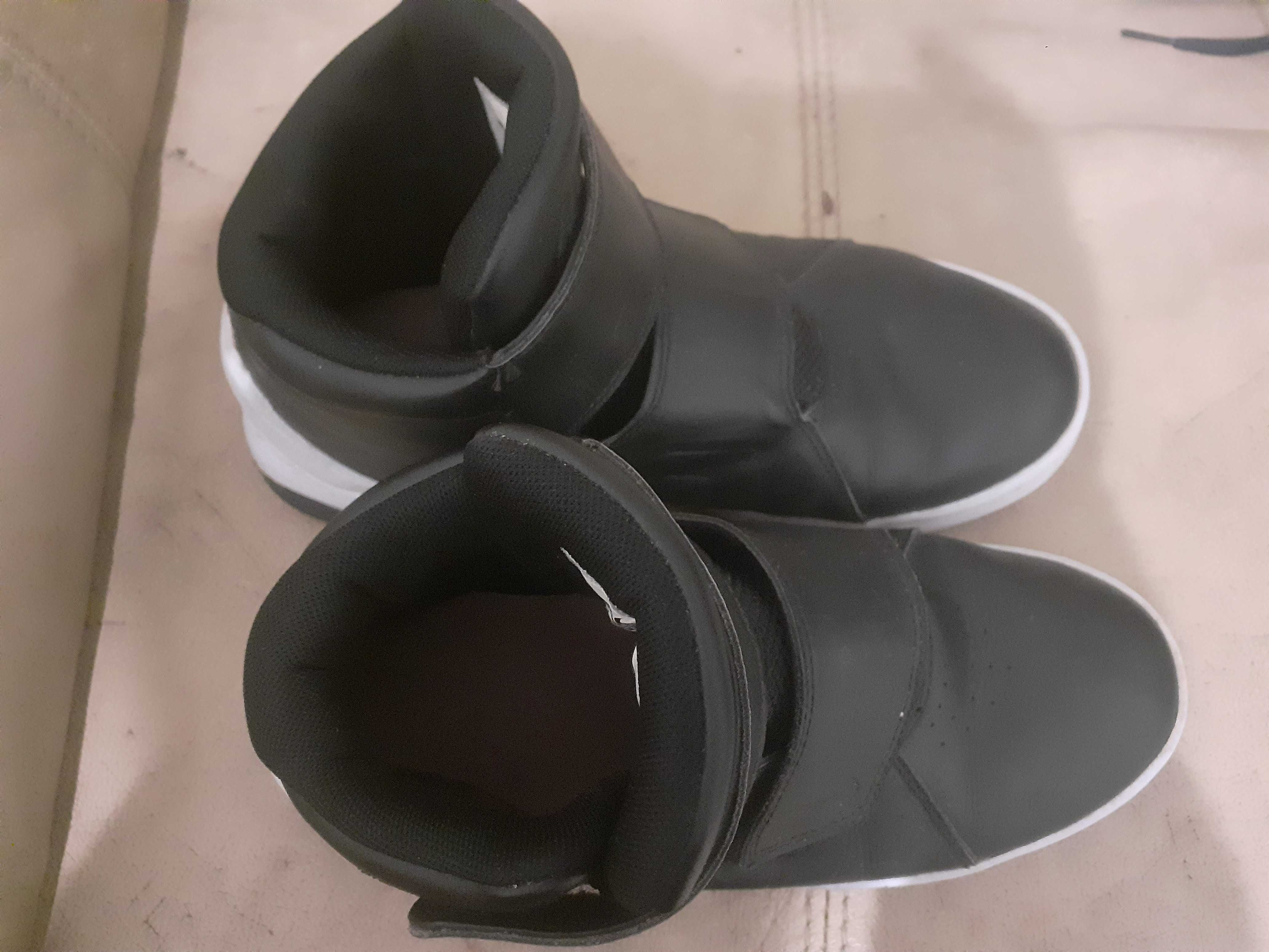 Ténis bota NIKE preto