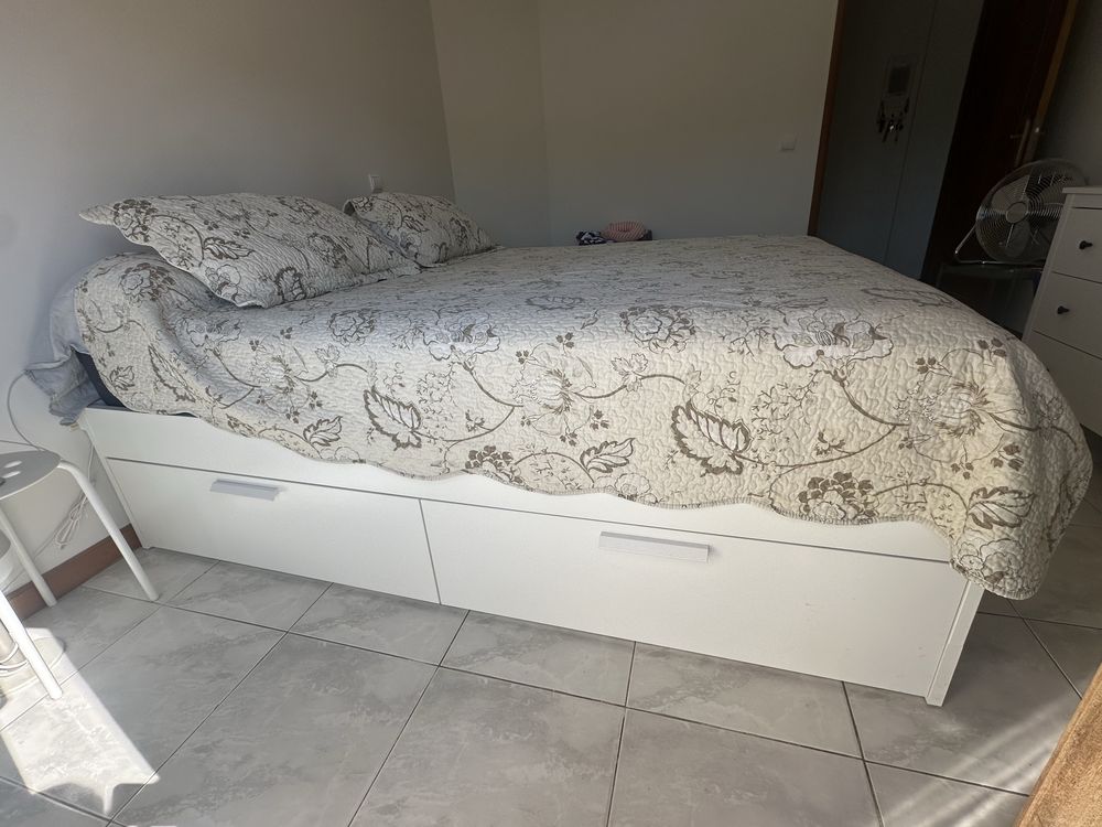 Estrutura de cama de casal de 1,60m - BRIMMES