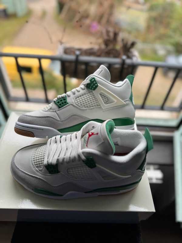 Jordan 4 Retro SB Pine Green R.41