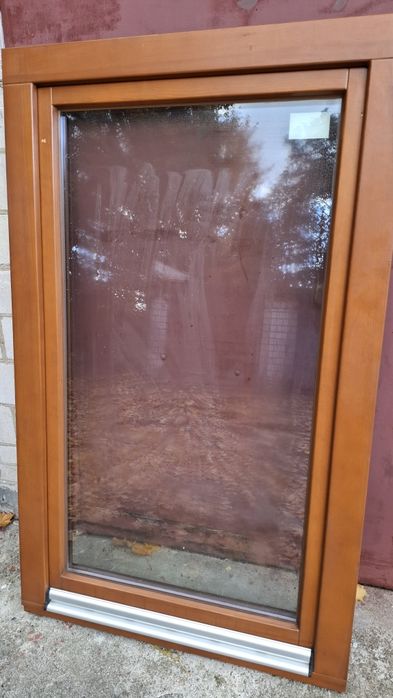 OKNO DREWNIANE  uchylno - rozwierne sosna kolor calvados/ afromozja