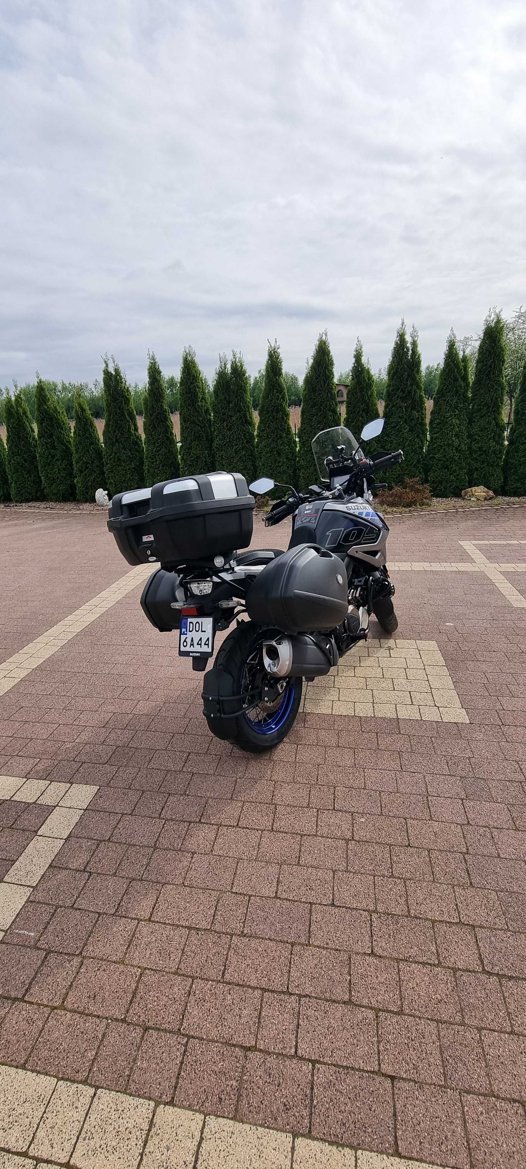 Sprzedam motocykl SUZUKI V-STROM