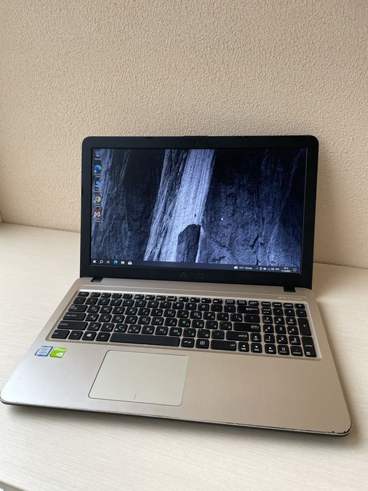 Продам ігровий ноутбук Asus i5-7 gen/MX110