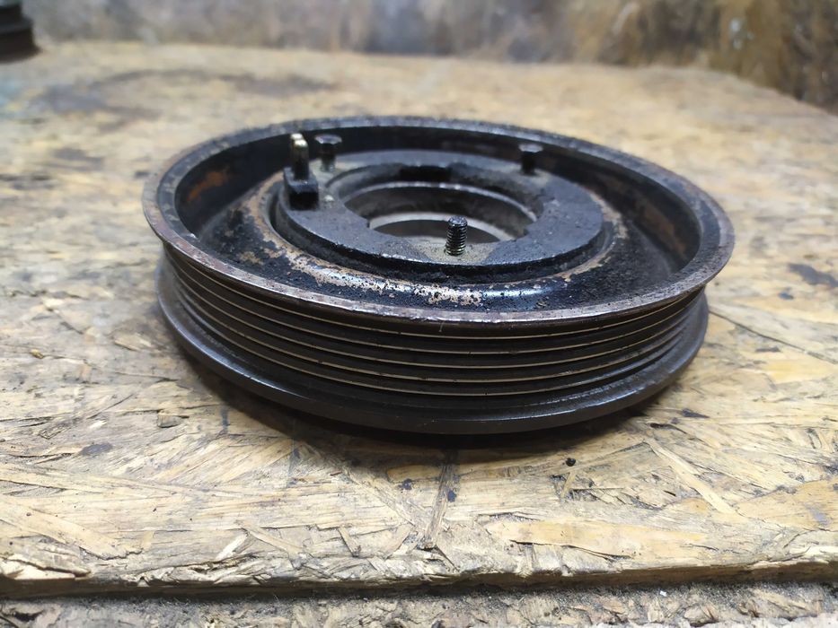 Шків помпи 124 Mercedes 124 Бензин з муфтою