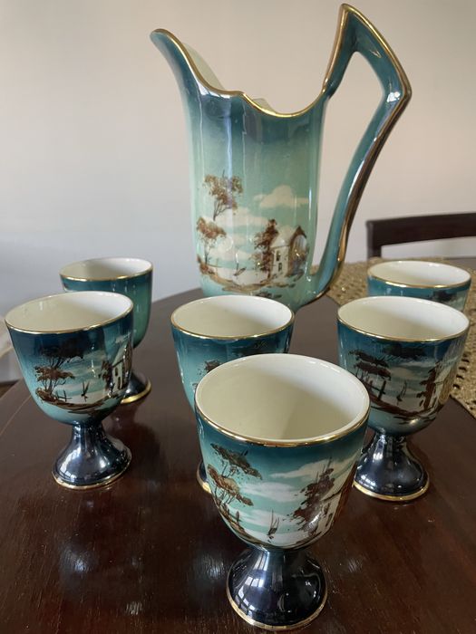 Serviço de louça vintage para sumo, composto por jarro e 6 copos/taças