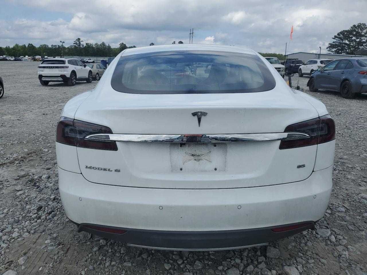 Tesla Model S 2014