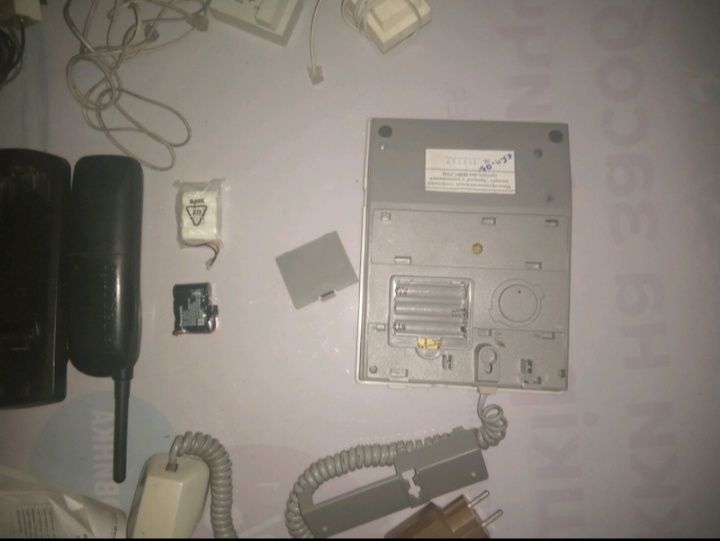 Телефон АОН и радиотелефон, шнуры и розетки, переходники