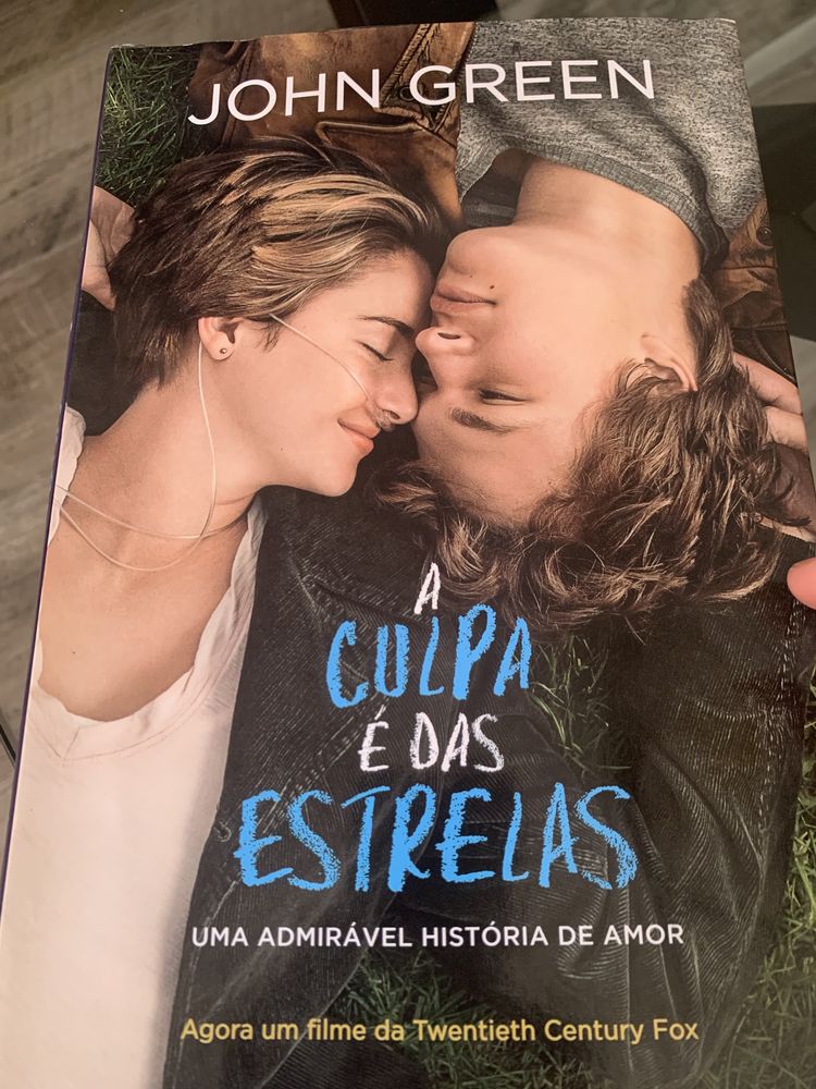 Livro A Culpa é das Estrelas John Green