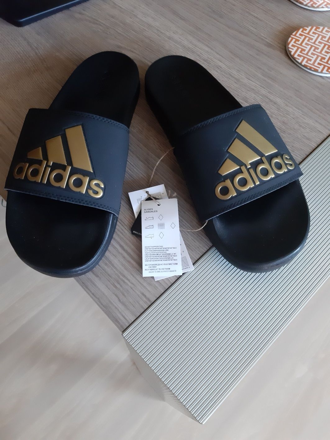 Klapki Adidas czarne złoty napis kolekcja limited sport męskie klapki