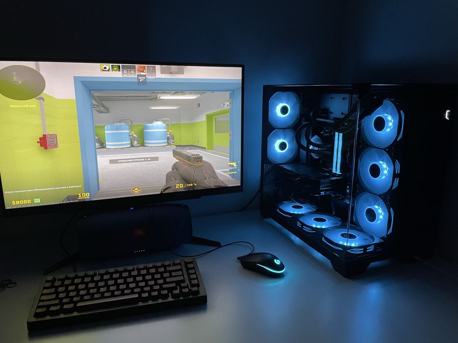 Komputer Rtx 4060 ryzen 5 7500f Ram 32GB DDR5 1TB Lian li o11 visison